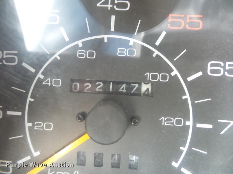 image for item L4380 1992 Isuzu NPR flatbed truck