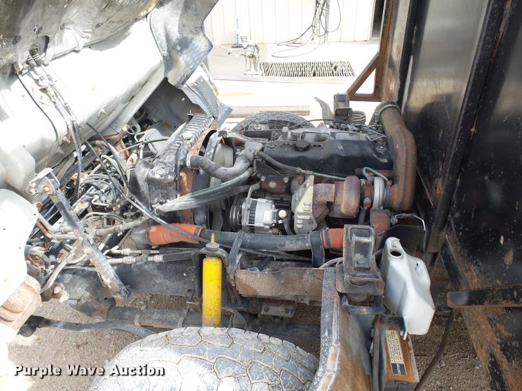 image for item L4380 1992 Isuzu NPR flatbed truck