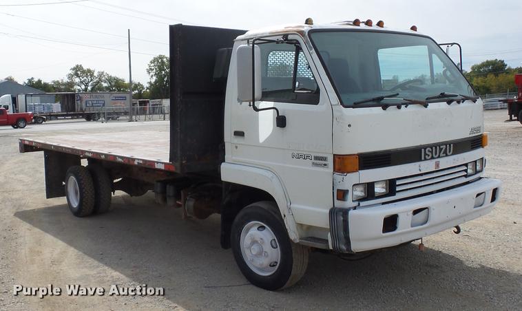 image for item L4381 1994 Isuzu NRR flatbed truck