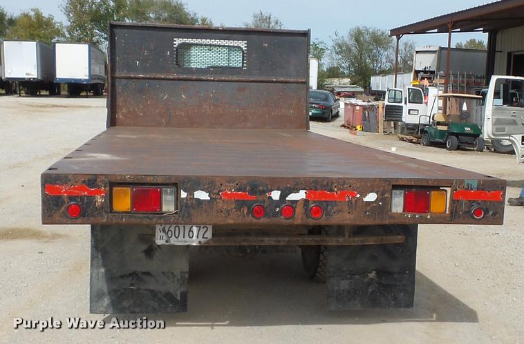 image for item L4381 1994 Isuzu NRR flatbed truck