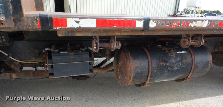 image for item L4381 1994 Isuzu NRR flatbed truck