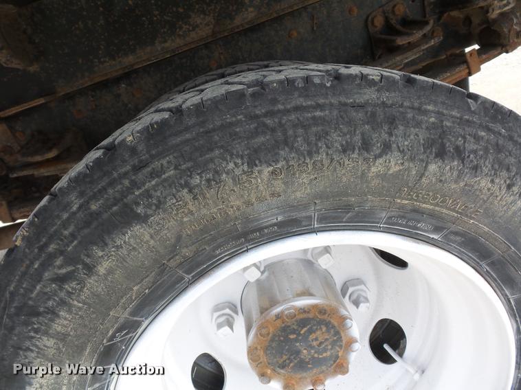 image for item L4381 1994 Isuzu NRR flatbed truck