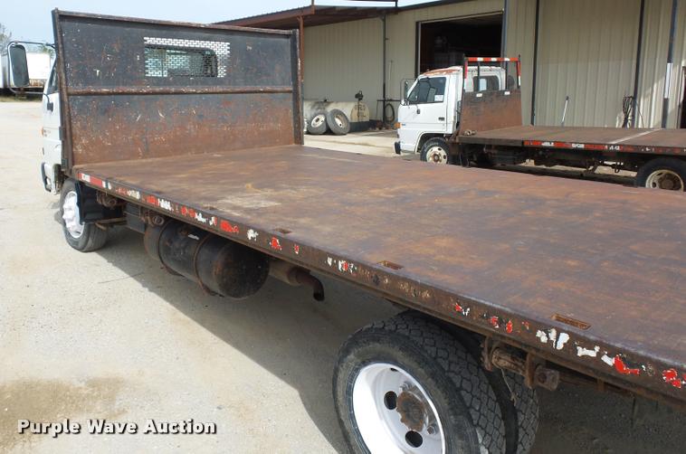 image for item L4381 1994 Isuzu NRR flatbed truck
