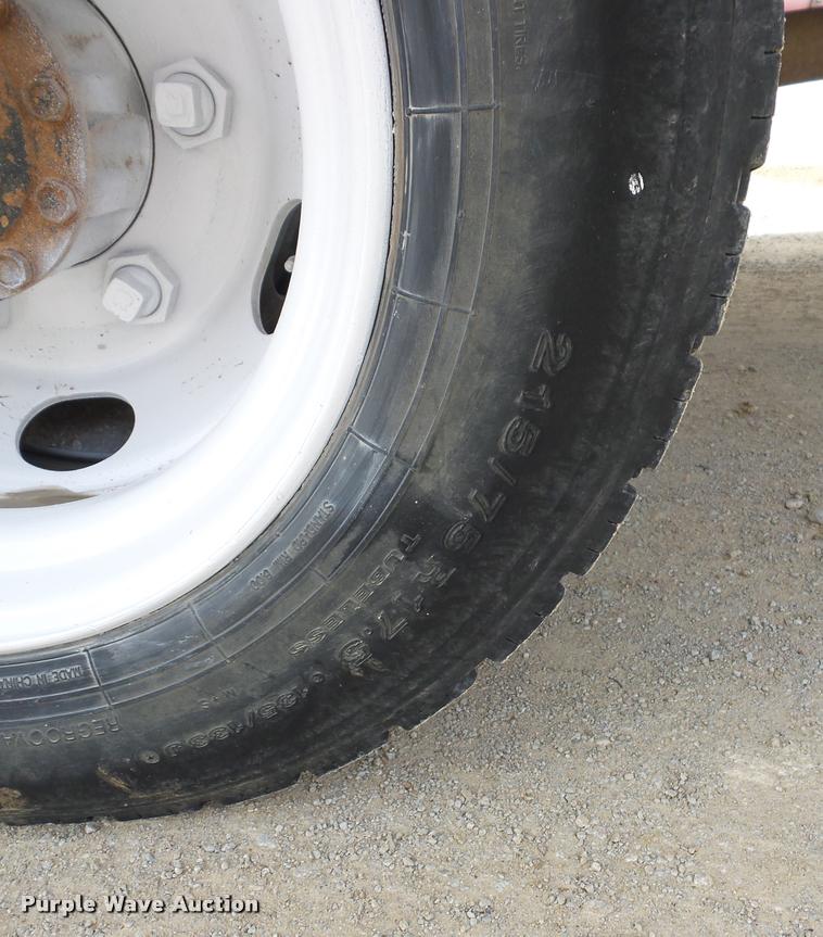 image for item L4381 1994 Isuzu NRR flatbed truck