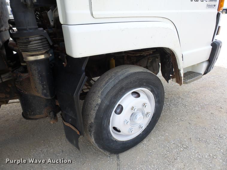 image for item L4381 1994 Isuzu NRR flatbed truck