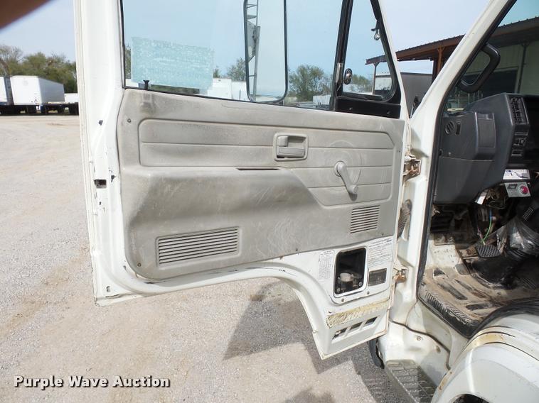 image for item L4381 1994 Isuzu NRR flatbed truck