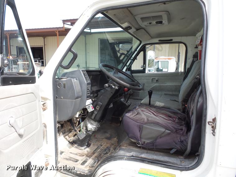 image for item L4381 1994 Isuzu NRR flatbed truck