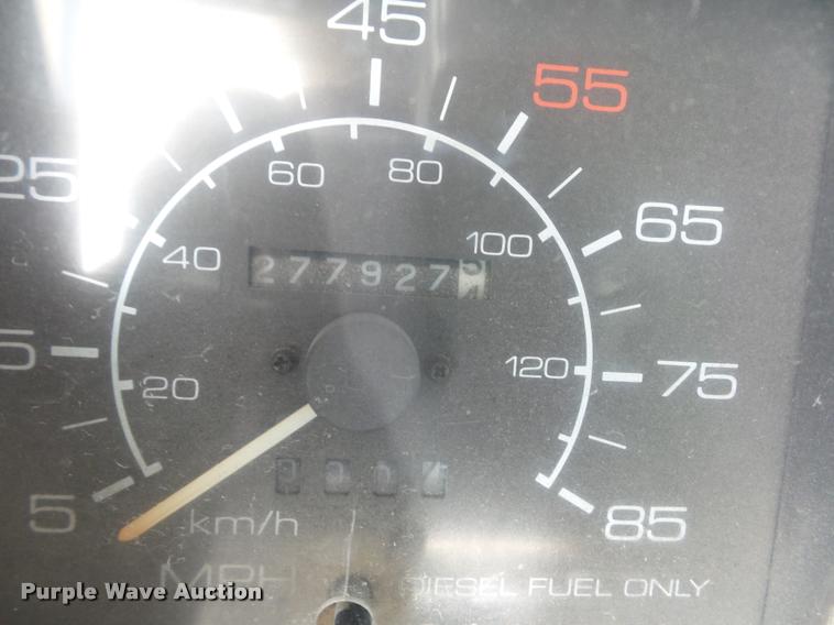 image for item L4381 1994 Isuzu NRR flatbed truck