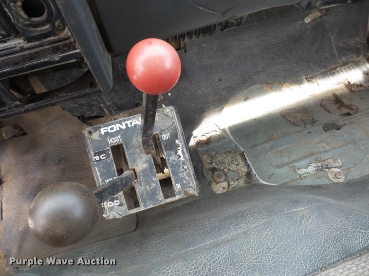 image for item L4381 1994 Isuzu NRR flatbed truck