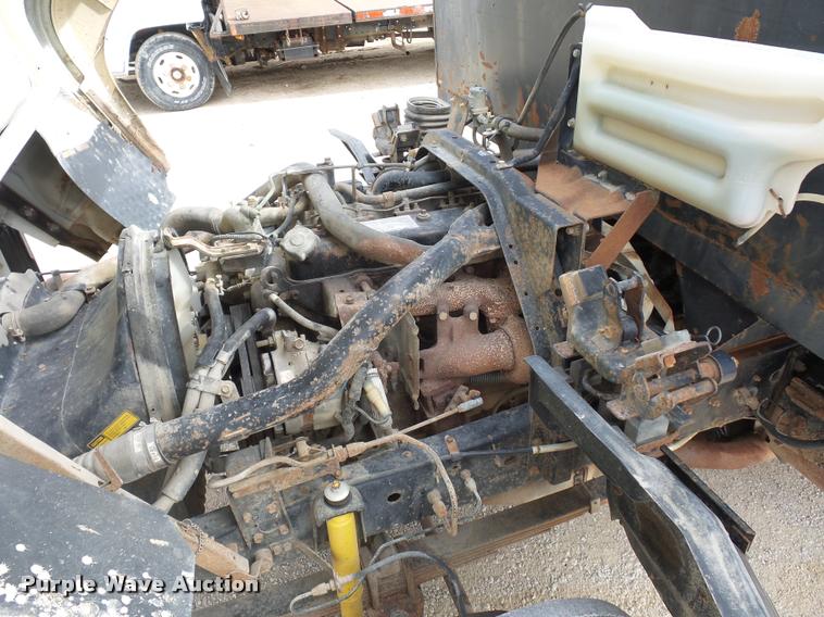 image for item L4381 1994 Isuzu NRR flatbed truck