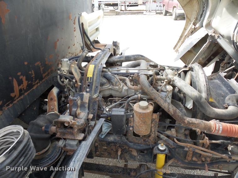 image for item L4381 1994 Isuzu NRR flatbed truck