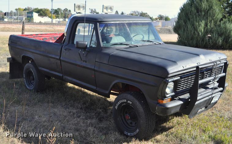 image for item L5020 1970 Ford F250 pickup truck