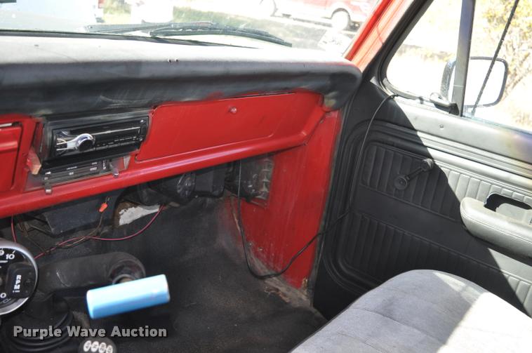 image for item L5020 1970 Ford F250 pickup truck