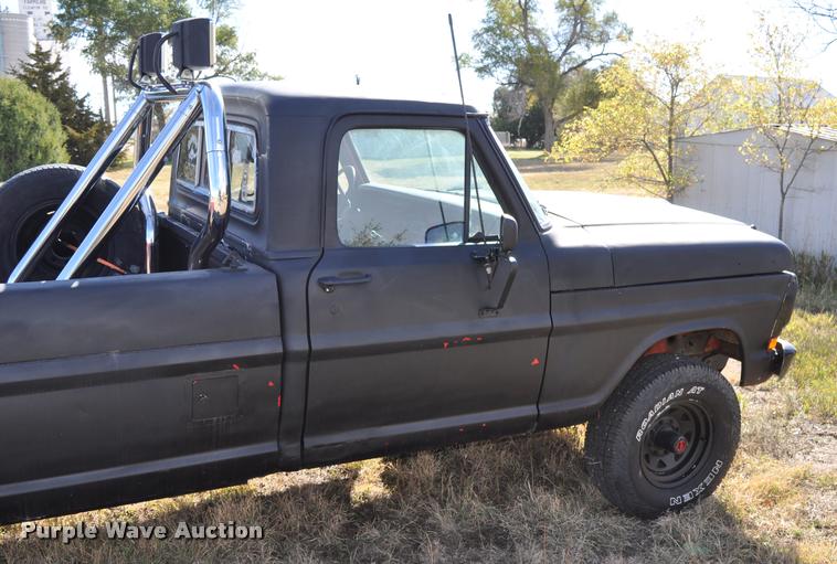 image for item L5020 1970 Ford F250 pickup truck