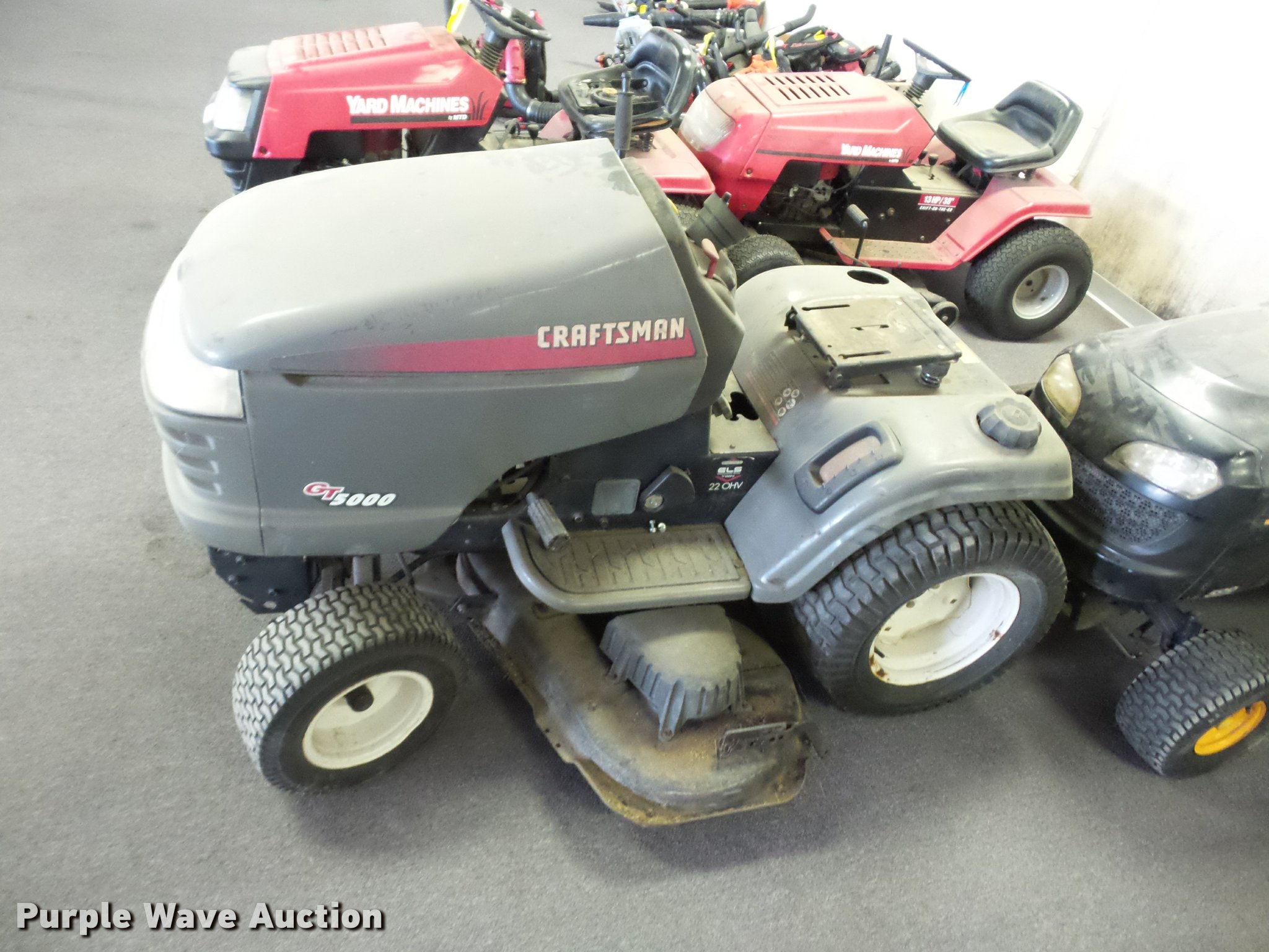 (2) lawn mowers in Desoto, MO Item AX9116 sold Purple Wave