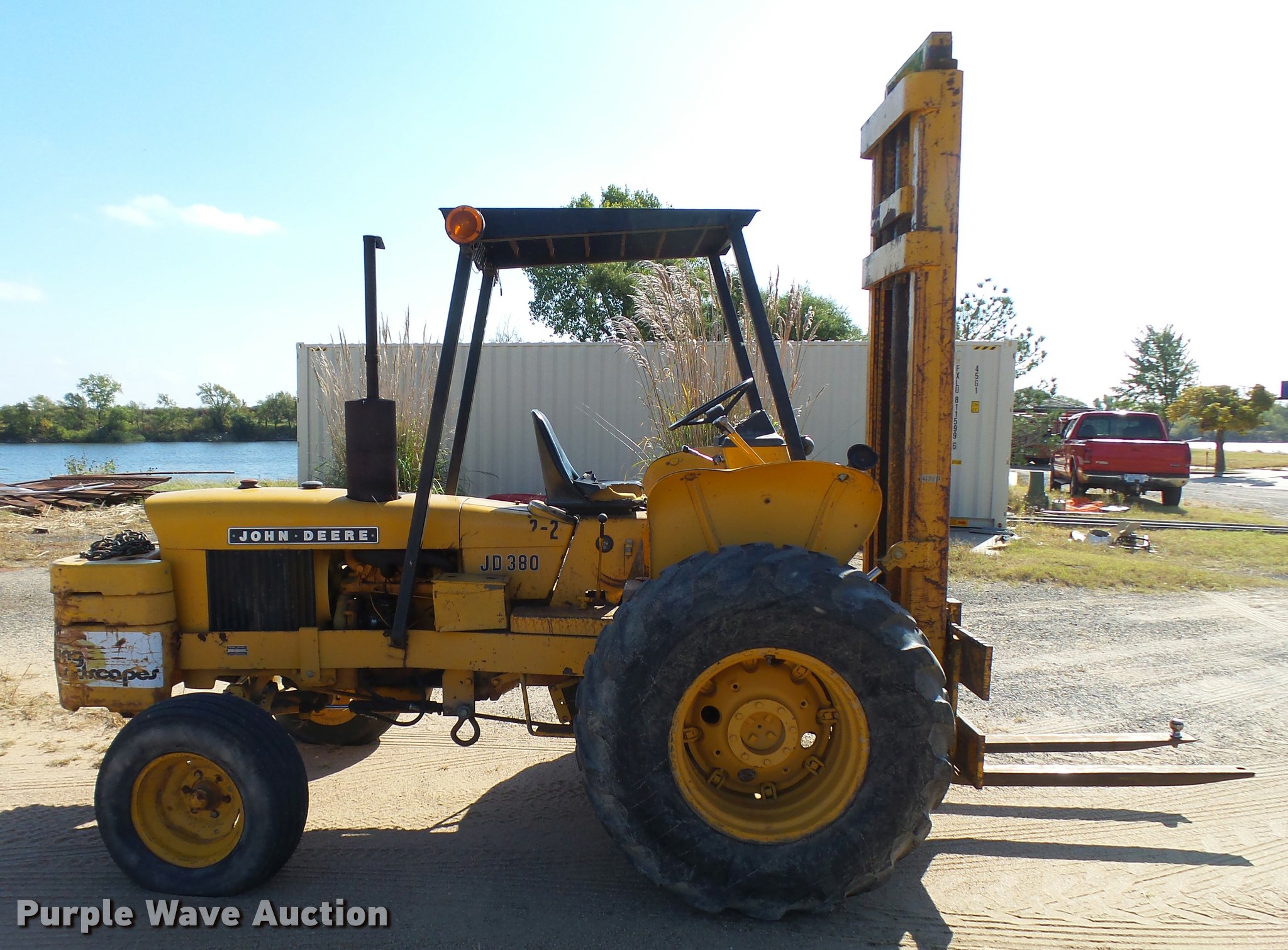 John Deere 380 forklift in Wichita, KS Item L3285 sold Purple Wave