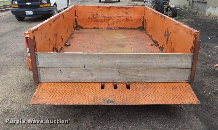 image for item AL9087 2004 JLG UT612 utility trailer