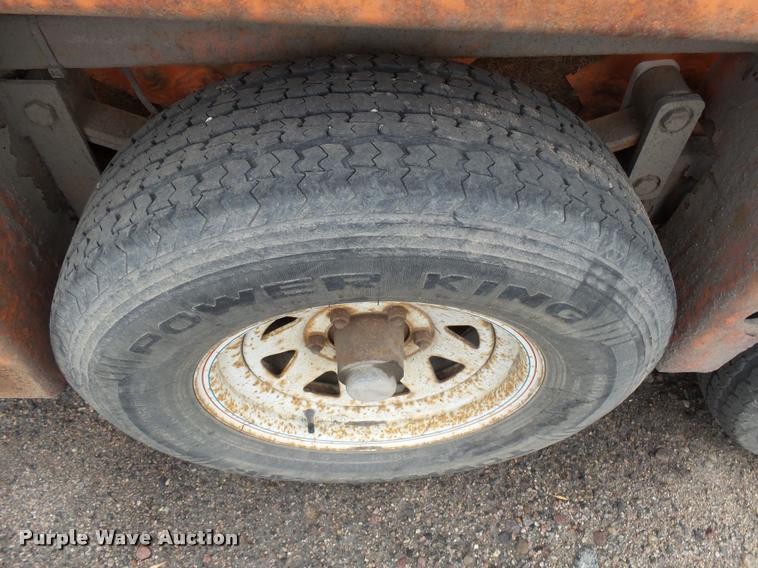 image for item AL9087 2004 JLG UT612 utility trailer