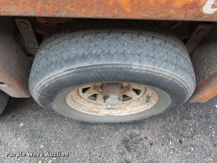 image for item AL9087 2004 JLG UT612 utility trailer