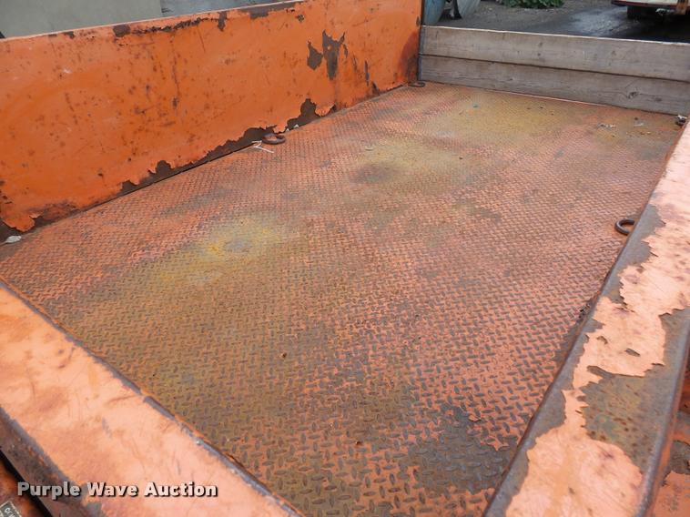 image for item AL9087 2004 JLG UT612 utility trailer