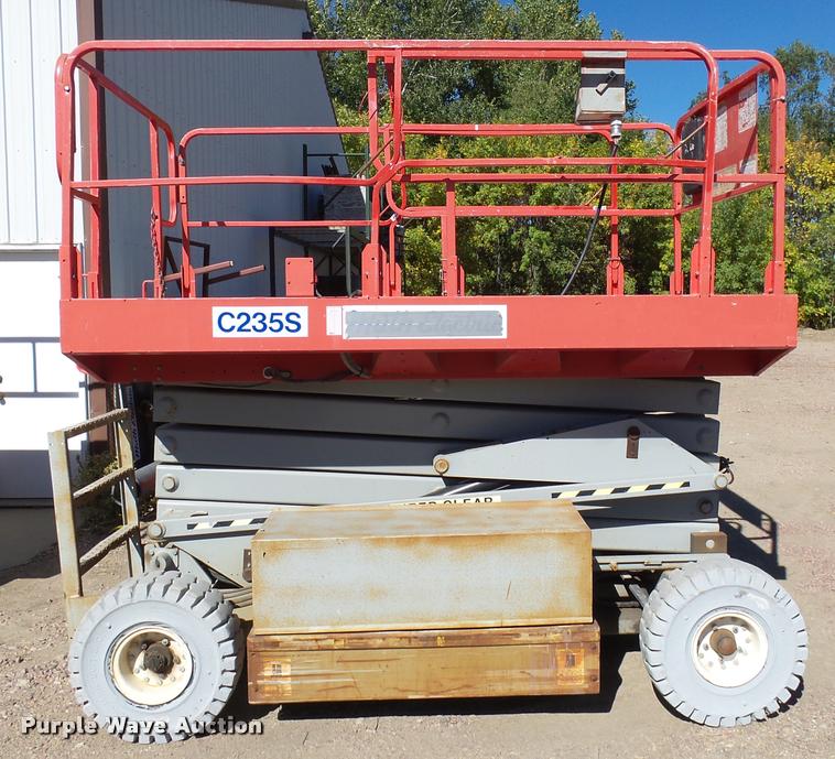 image for item AL9097 2000 Mec 3768ES scissor lift