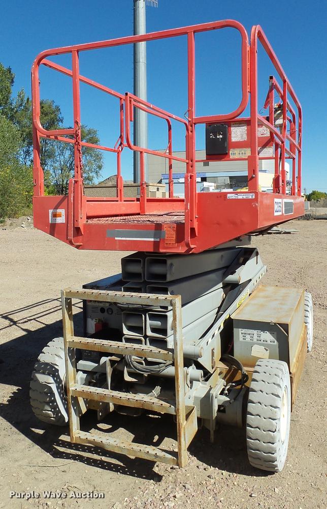 image for item AL9097 2000 Mec 3768ES scissor lift