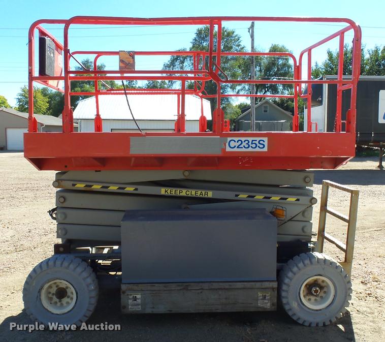 image for item AL9097 2000 Mec 3768ES scissor lift