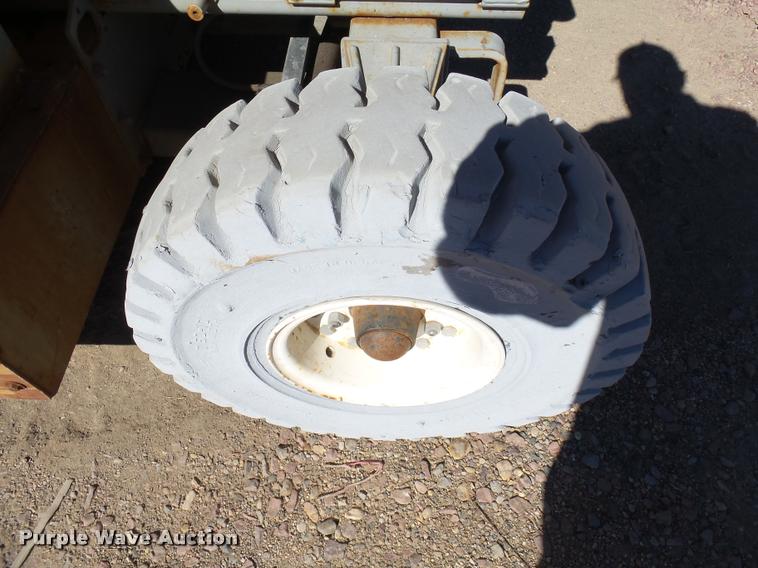 image for item AL9097 2000 Mec 3768ES scissor lift