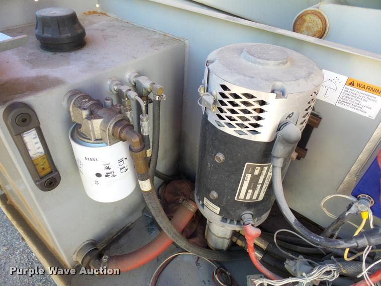 image for item AL9097 2000 Mec 3768ES scissor lift