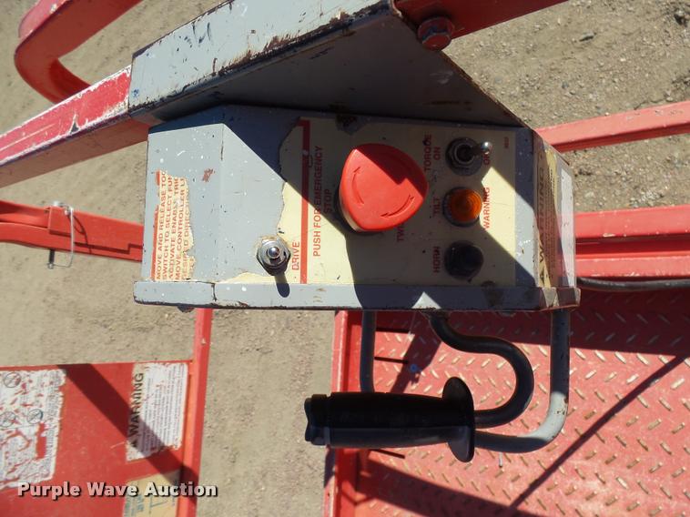 image for item AL9097 2000 Mec 3768ES scissor lift