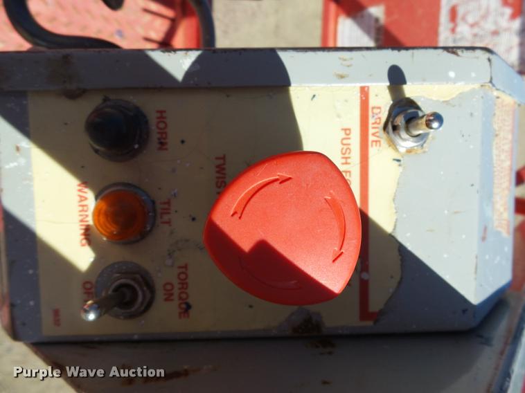 image for item AL9097 2000 Mec 3768ES scissor lift