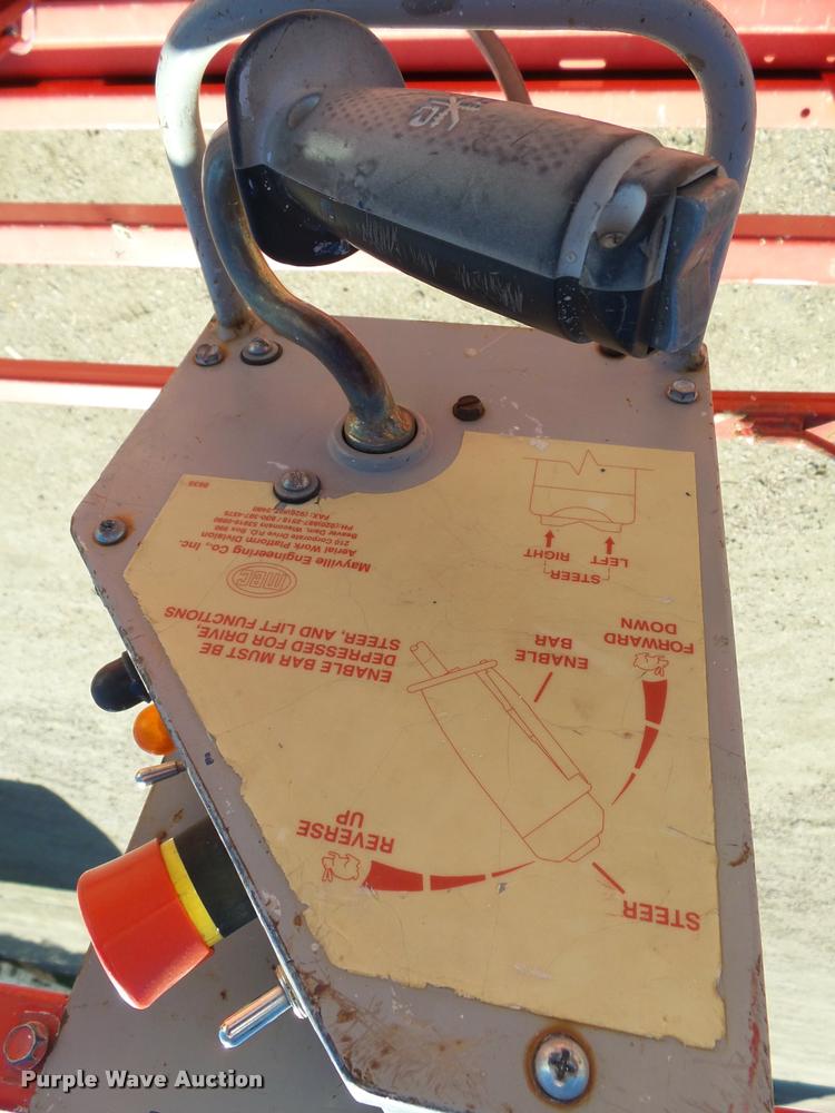 image for item AL9097 2000 Mec 3768ES scissor lift