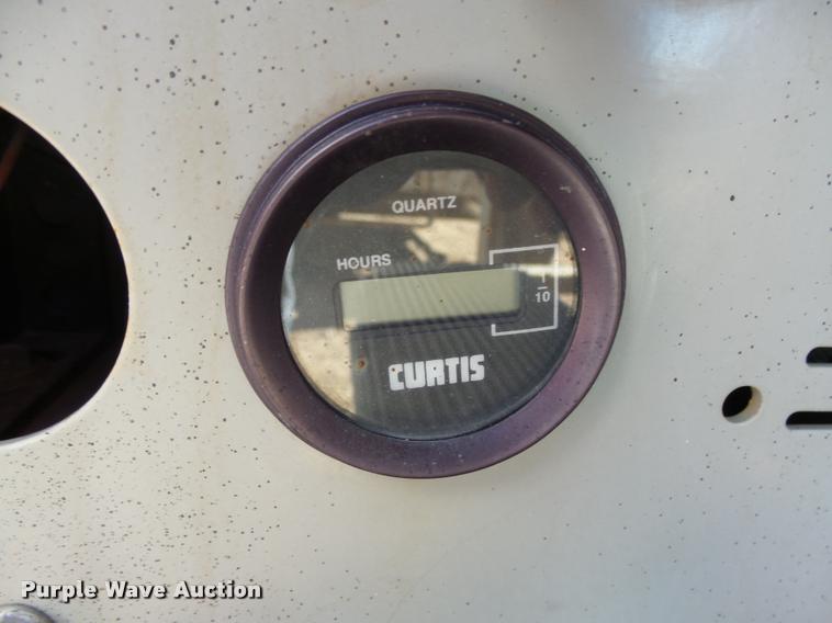 image for item AL9097 2000 Mec 3768ES scissor lift