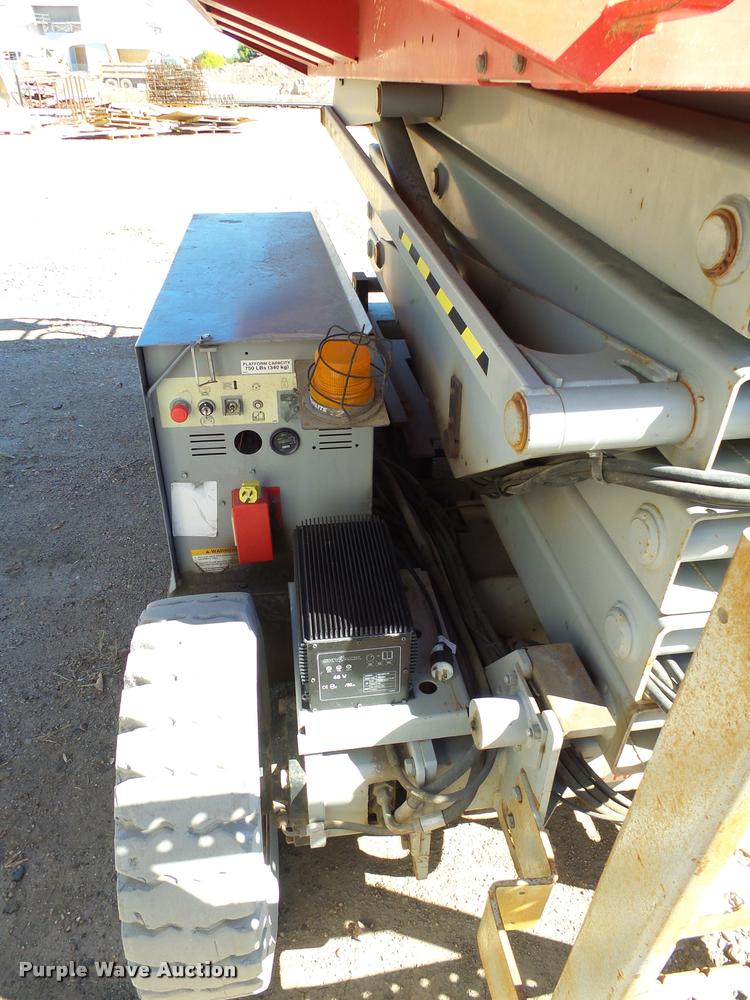 image for item AL9097 2000 Mec 3768ES scissor lift