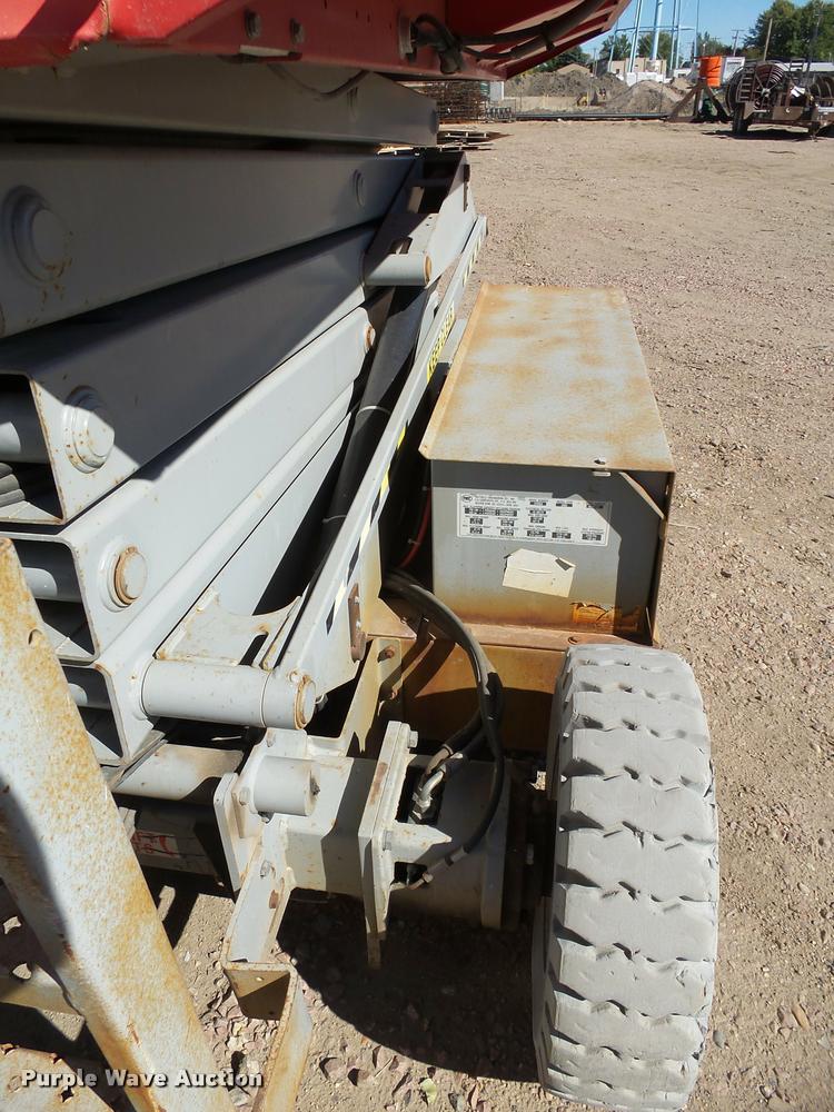 image for item AL9097 2000 Mec 3768ES scissor lift