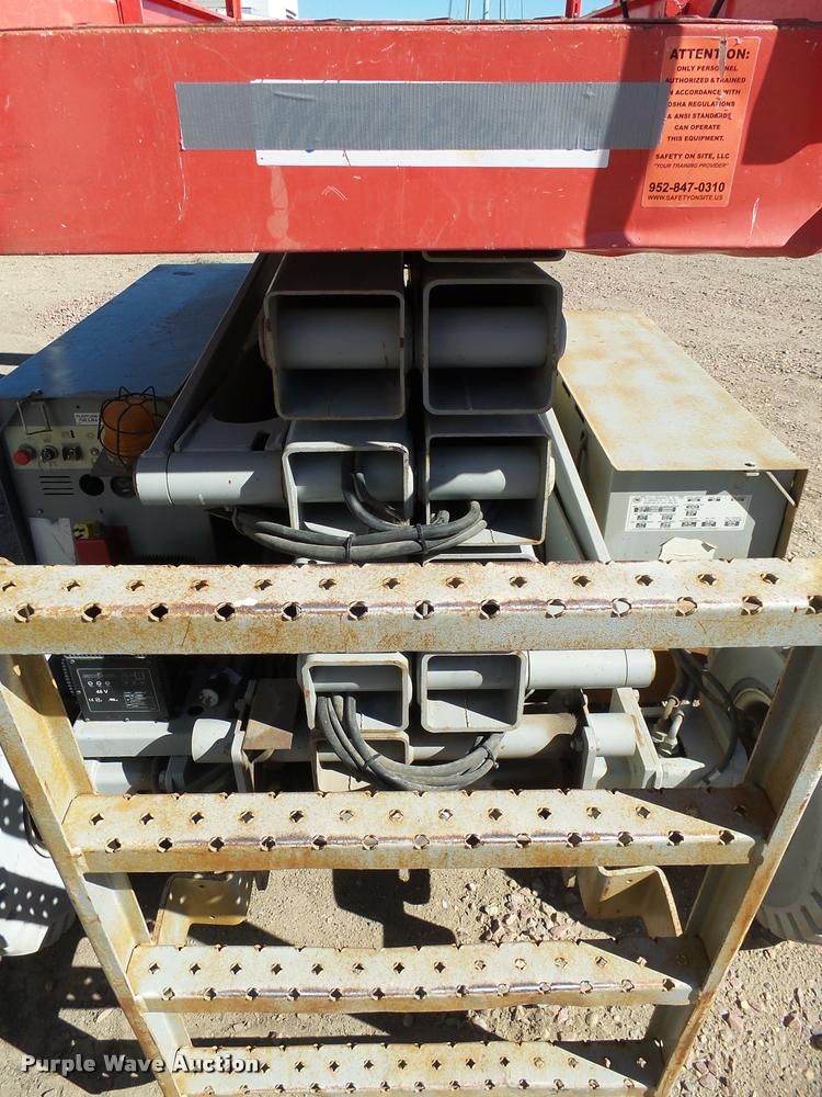 image for item AL9097 2000 Mec 3768ES scissor lift