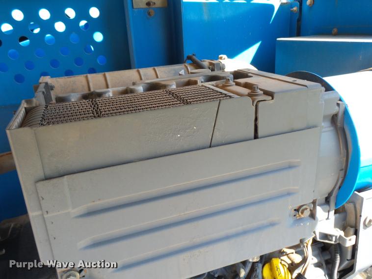 image for item BU9750 2005 Genie S60 boom lift