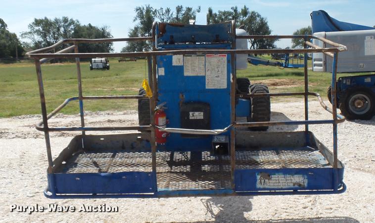 image for item BU9753 2005 Genie S60 boom lift