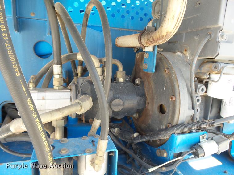 image for item BU9753 2005 Genie S60 boom lift