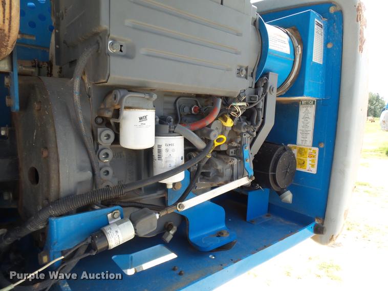 image for item BU9753 2005 Genie S60 boom lift