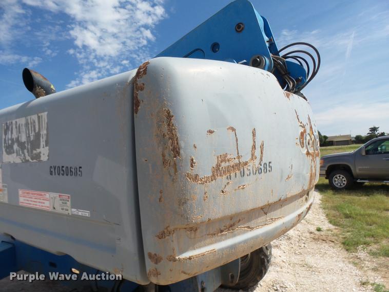 image for item BU9753 2005 Genie S60 boom lift