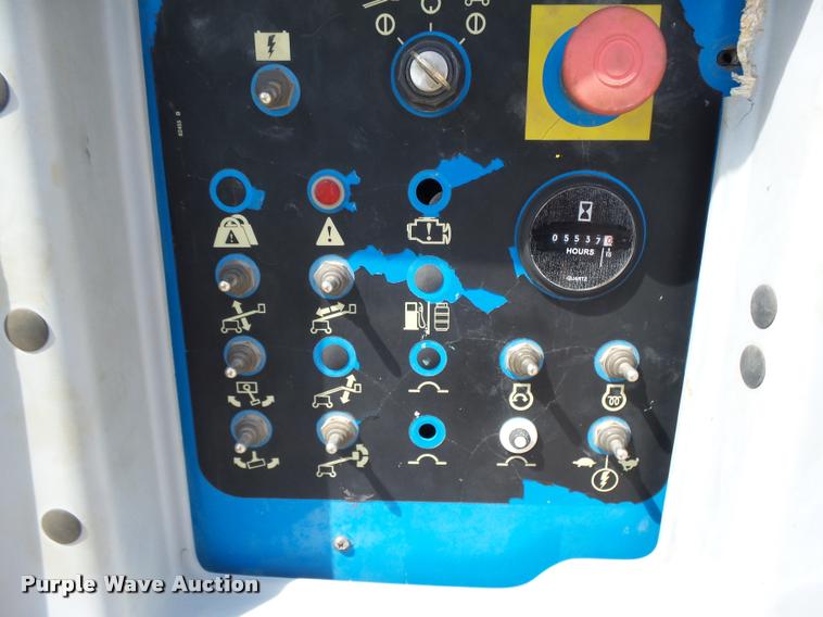 image for item BU9753 2005 Genie S60 boom lift