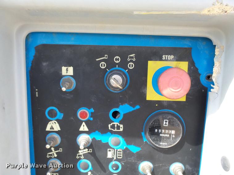 image for item BU9753 2005 Genie S60 boom lift