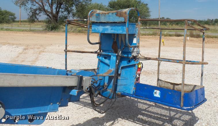 image for item BU9753 2005 Genie S60 boom lift