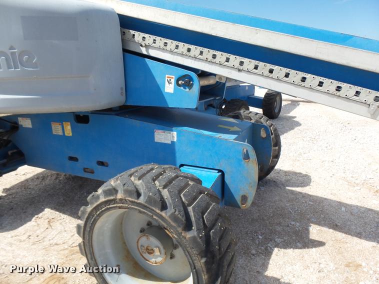 image for item BU9753 2005 Genie S60 boom lift