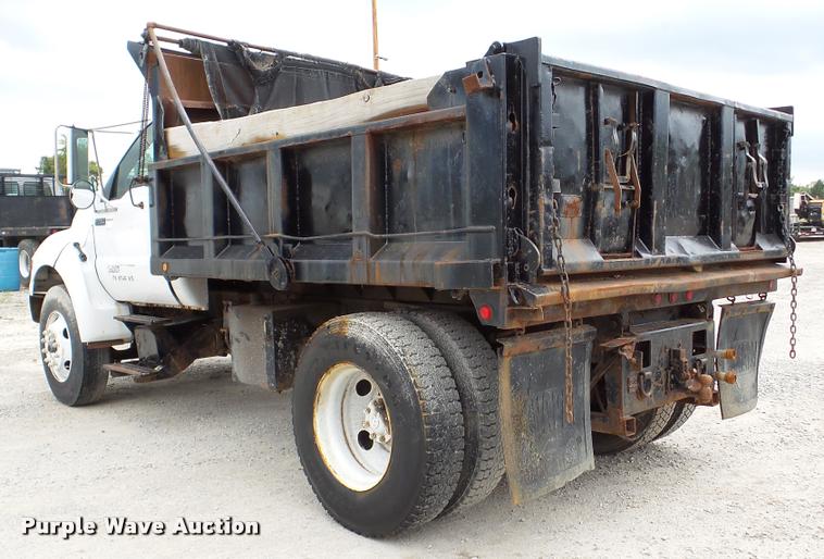 image for item DA2886 2000 Ford F750 Super Duty dump truck