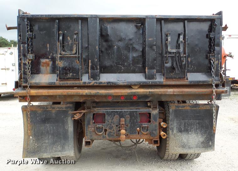 image for item DA2886 2000 Ford F750 Super Duty dump truck