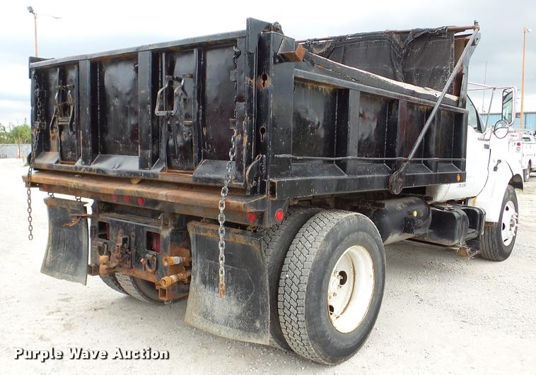 image for item DA2886 2000 Ford F750 Super Duty dump truck