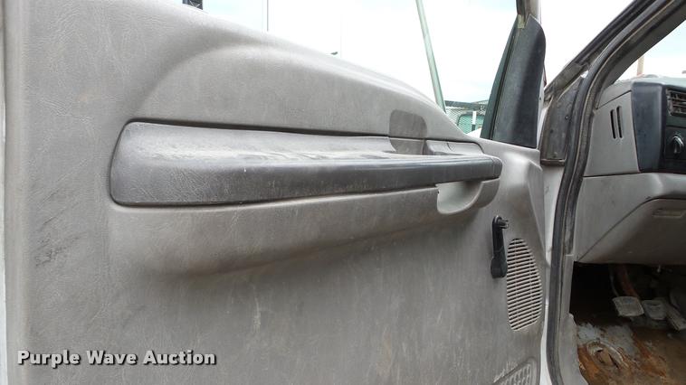 image for item DA2886 2000 Ford F750 Super Duty dump truck