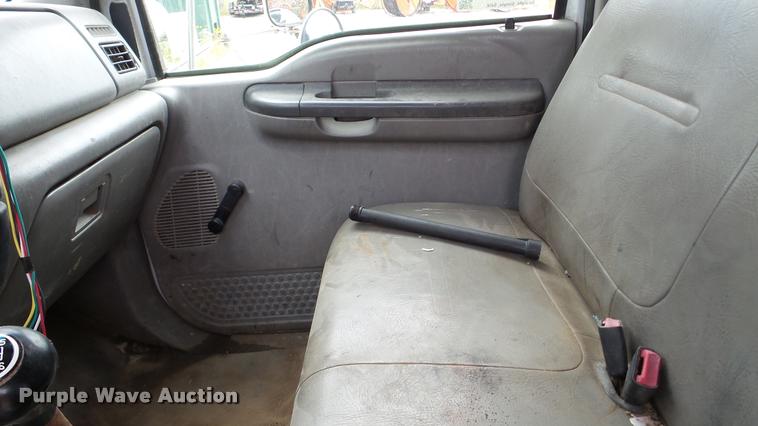 image for item DA2886 2000 Ford F750 Super Duty dump truck